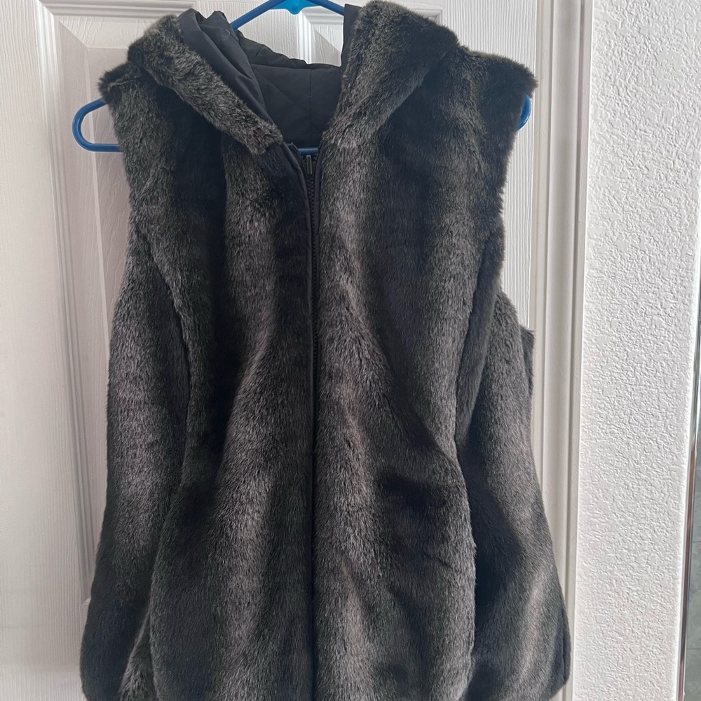 Women’s half sleeve jacket. Size S